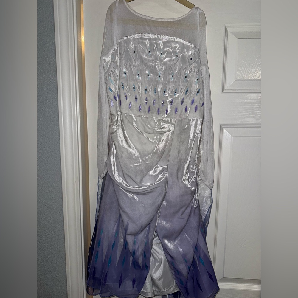 Disney Frozen 2 Elsa Costume - size 7/8